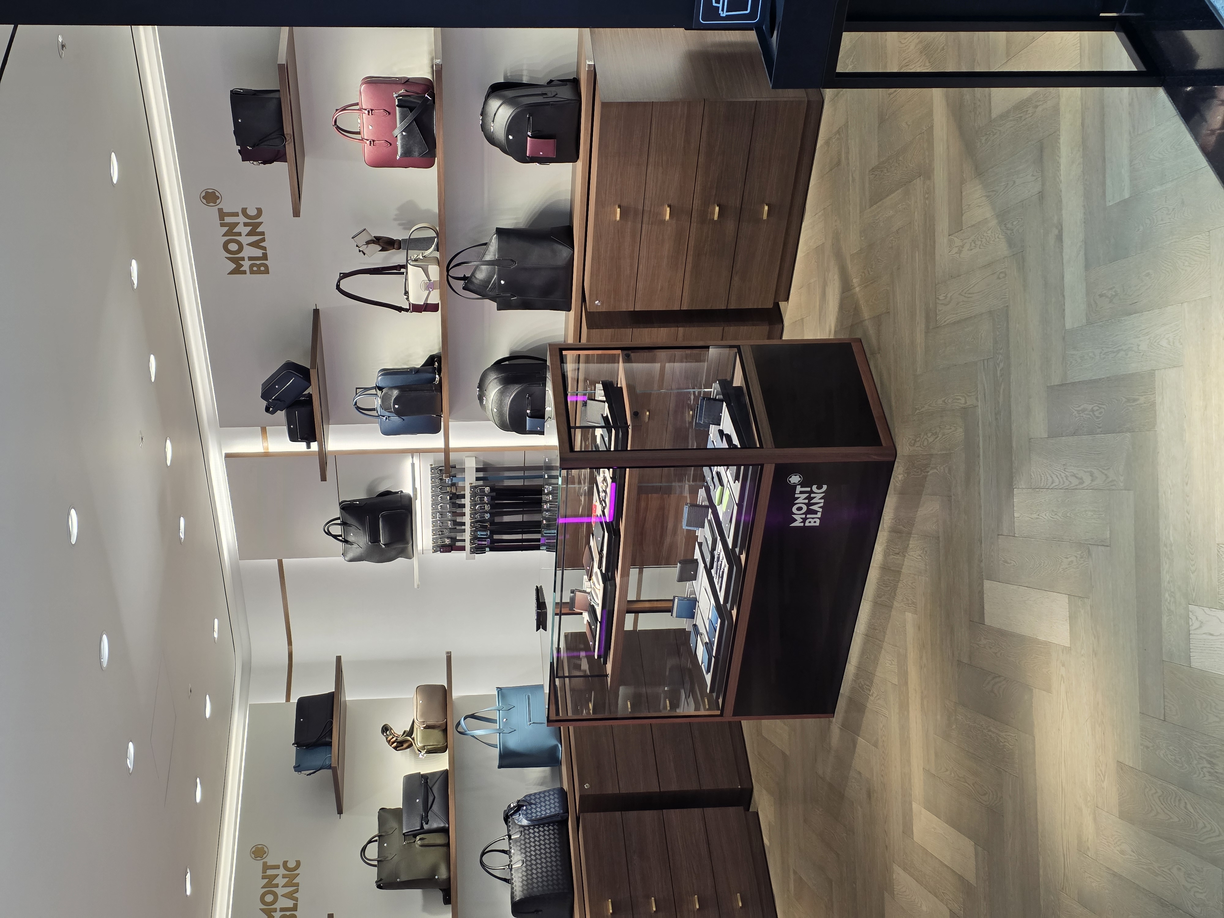 LOTTE Mall Korea Retail Lighting Project LOTTE Mall Korea Retail Lighting Project