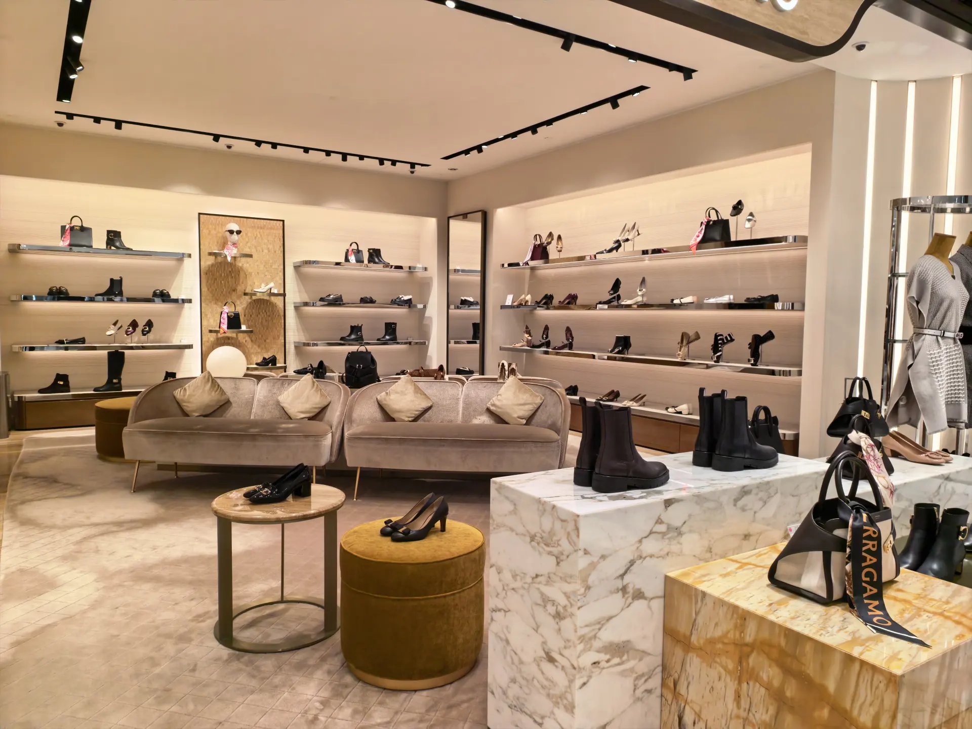 Boutique Display Lighting with ARMI recessed articulated track light