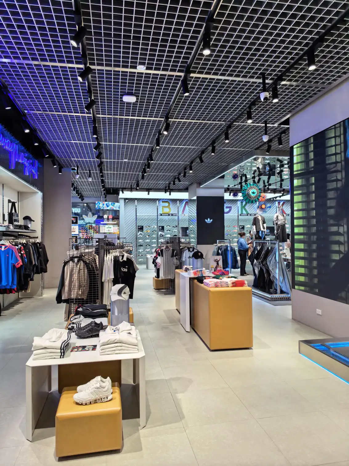 SPECTRUM retail lighting project