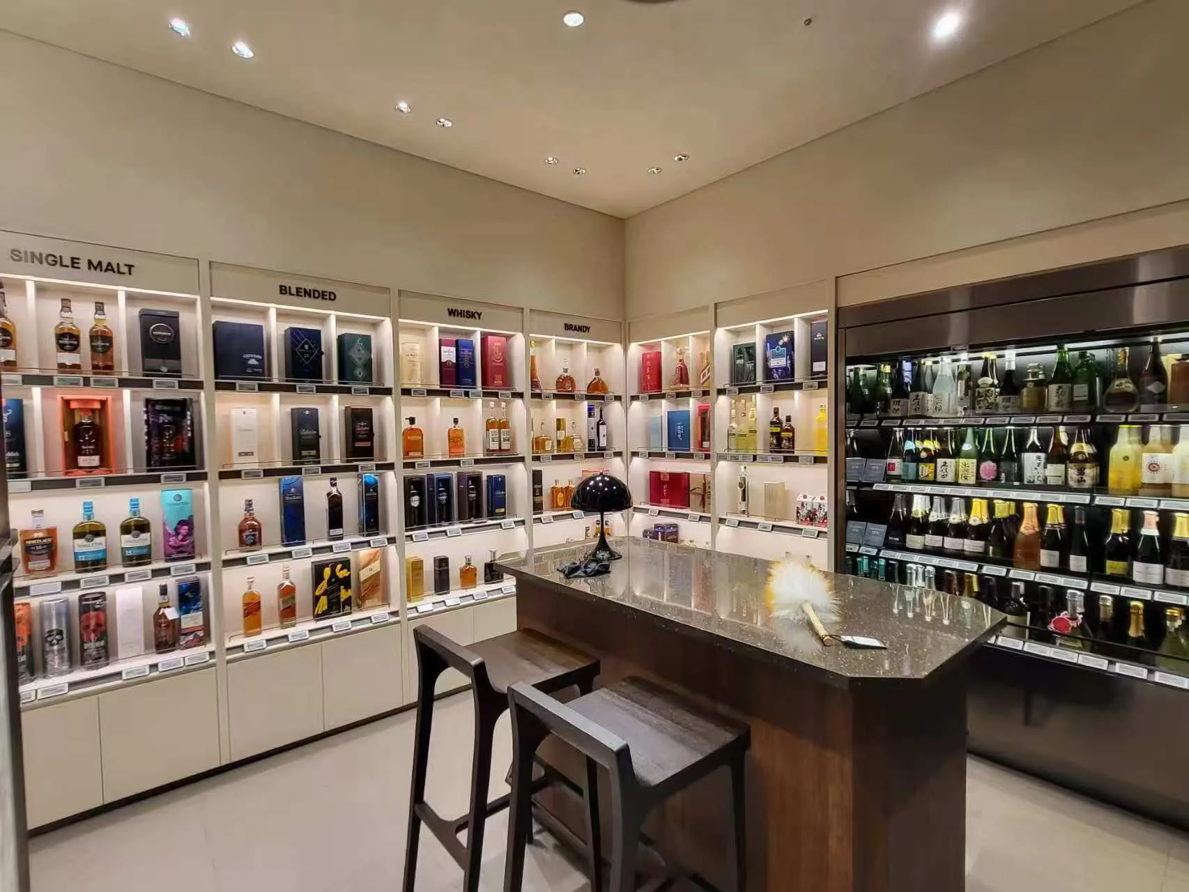 SHOWLITE retail lighting project
