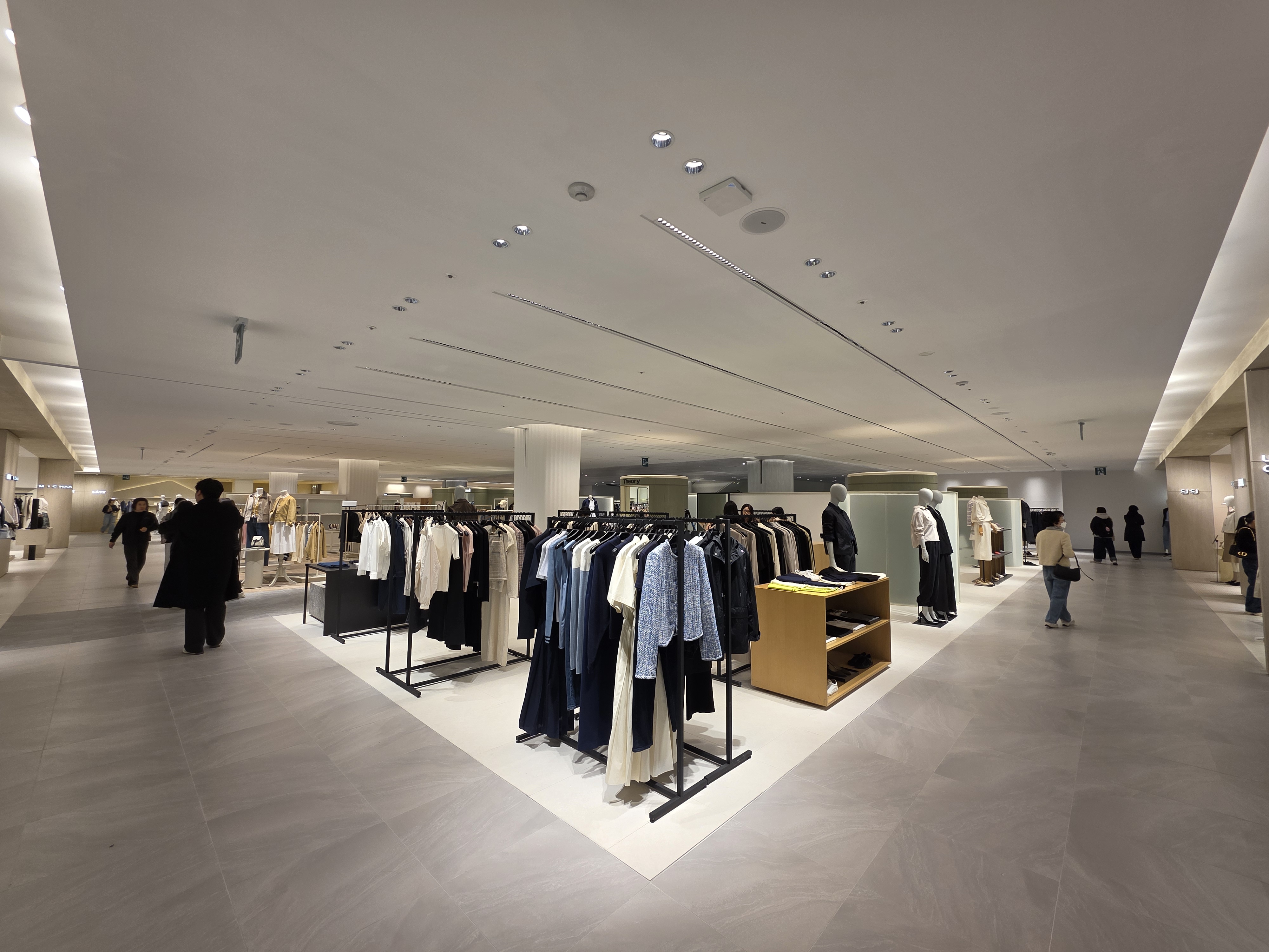 MINI PRO luxury boutique lighting project MINI PRO luxury boutique lighting project