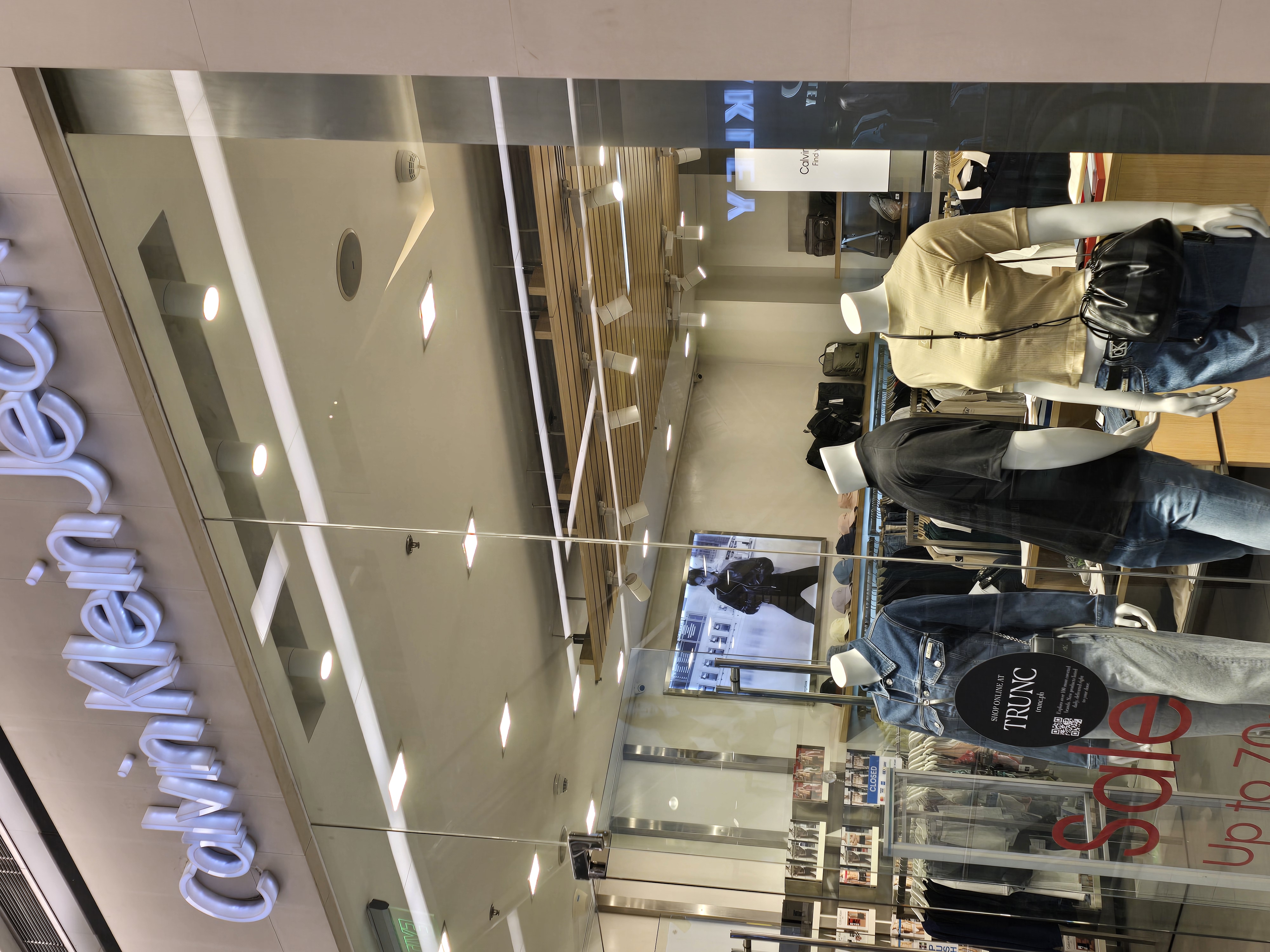 IFME Shoe Store Track Lighting IFME Shoe Store Track Lighting