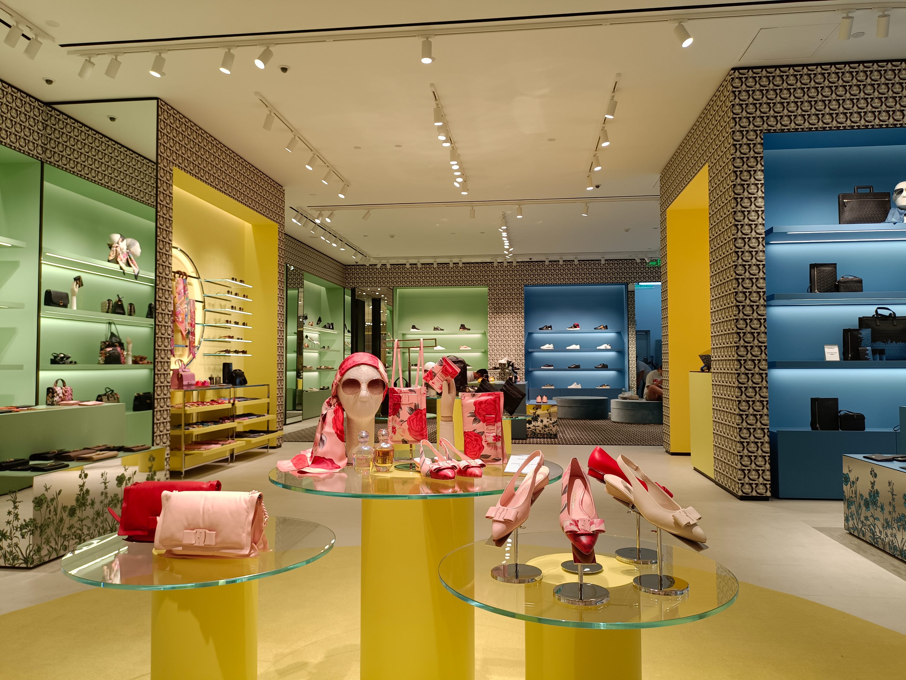 Fashion store retail lighting