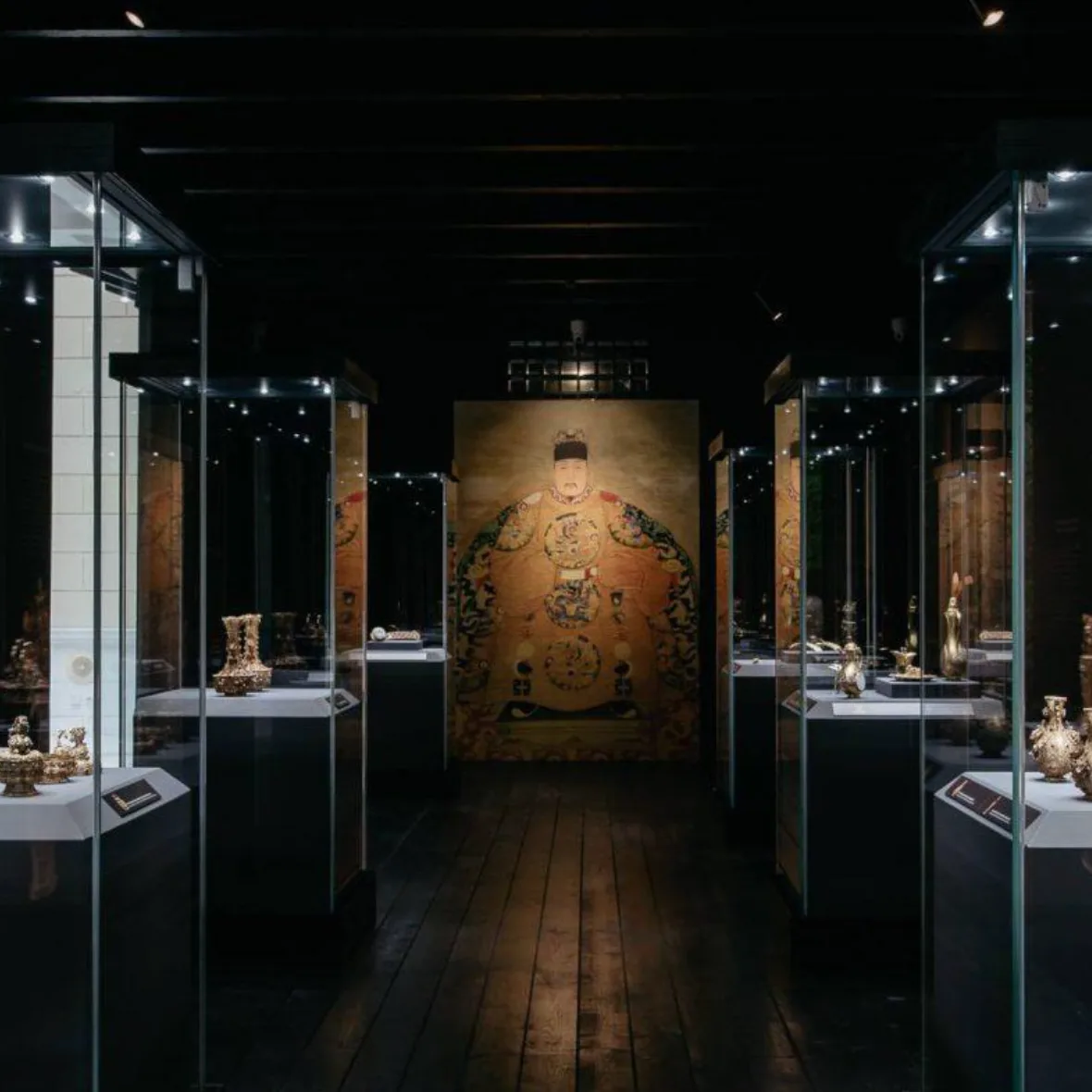 Cultural Space Lighting with ARTAX projection track light