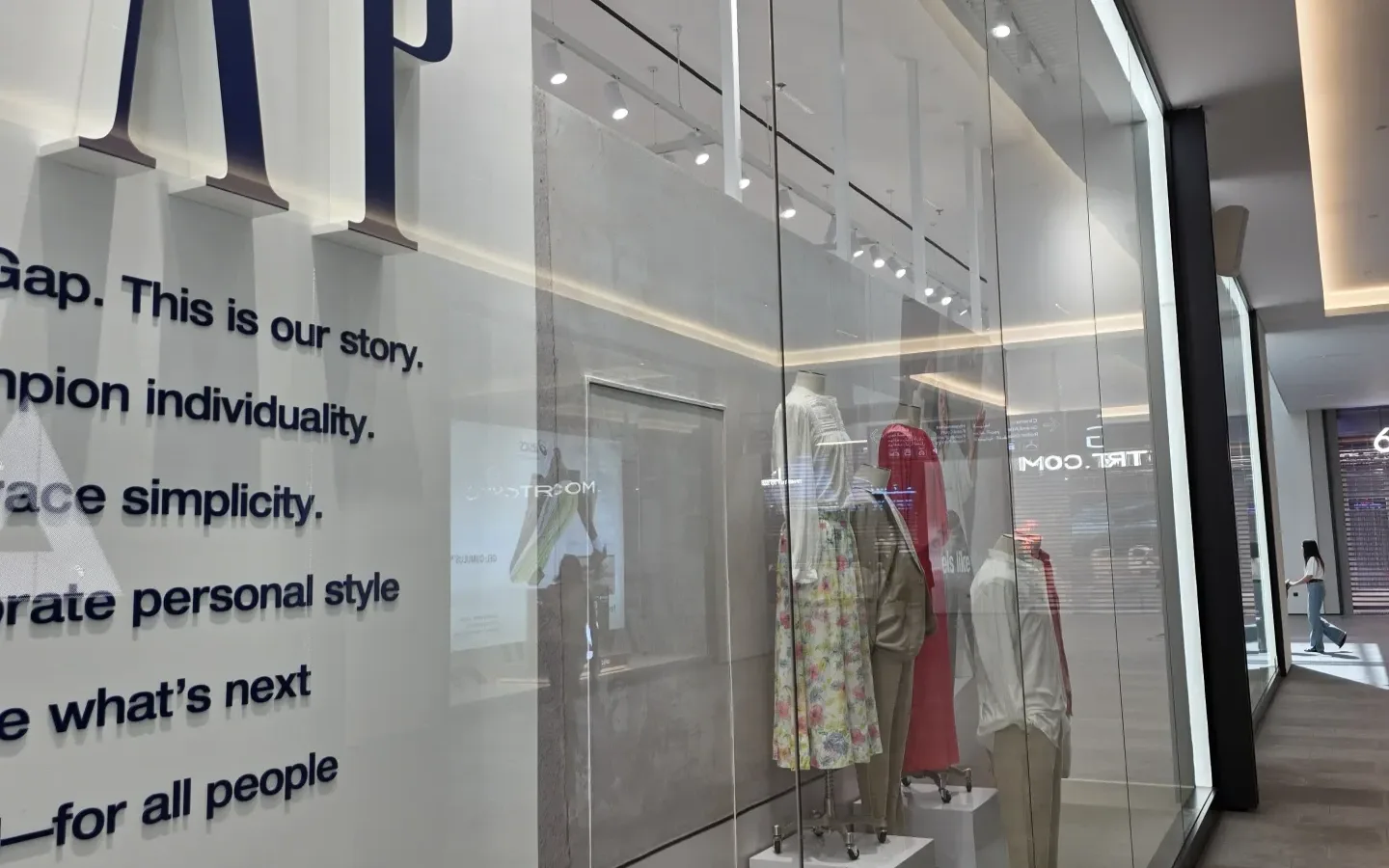 Storefront of GAP retail store in Cebu illuminated by SPECTRUM track lights.